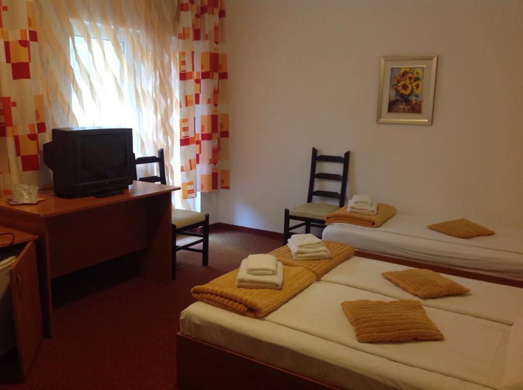 Hotel Panoramic מונסה חדר תמונה