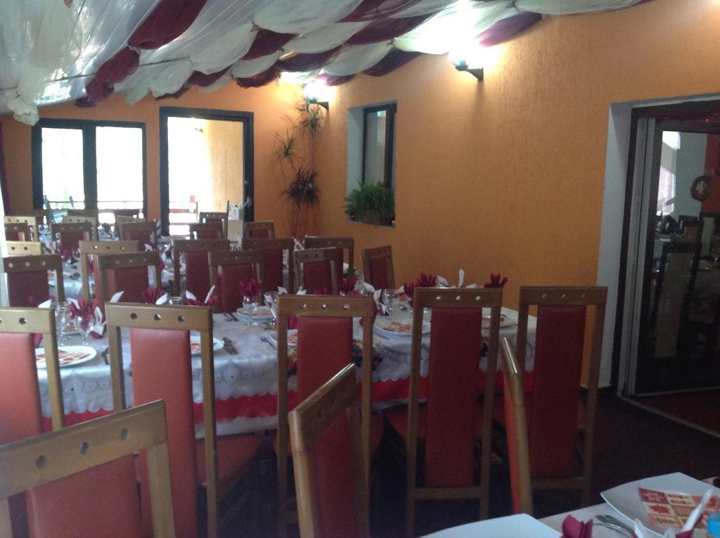 Hotel Panoramic מונסה חדר תמונה